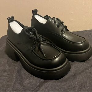 Classic Black Women’s Shoes